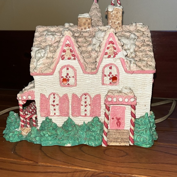 1998 house of Lloyd Sugarland Estate gingerbread lighted house - Picture 5 of 13